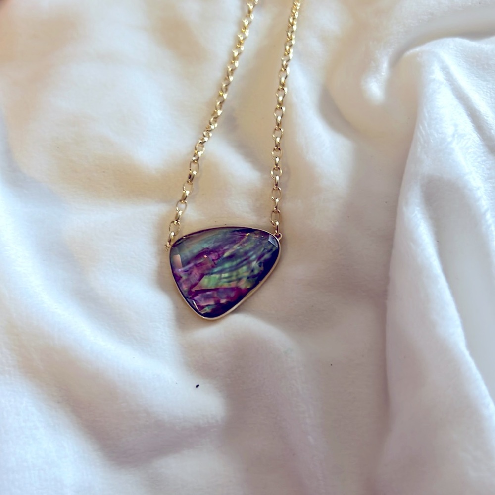 Kendra Scott necklace